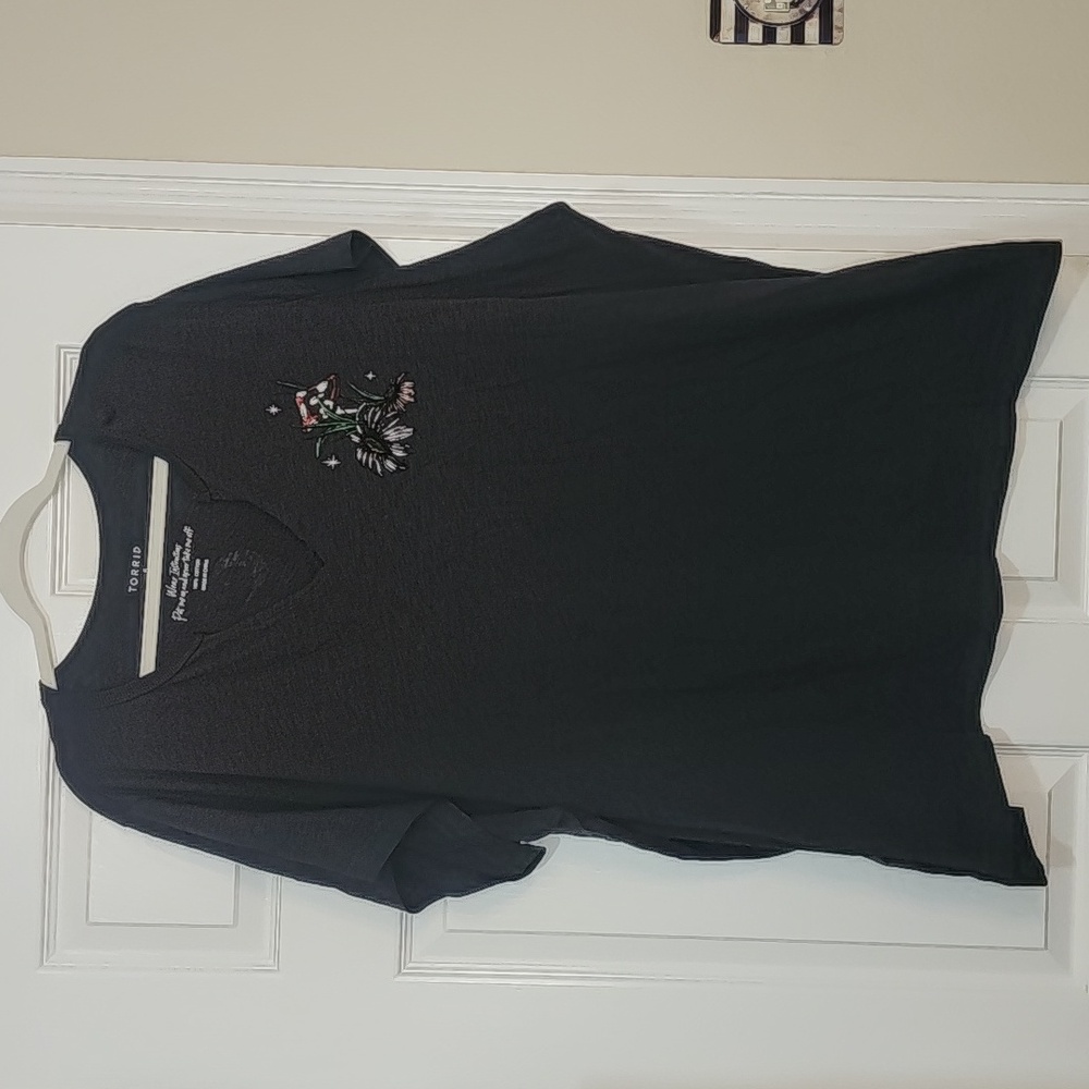 Torrid Skeleton Play Classic Fit Slub Notch Neck Tee - Picture 3 of 9